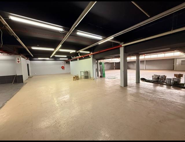 5,980M² BUSINESS CENTRE FOR SALE IN CONGELLA